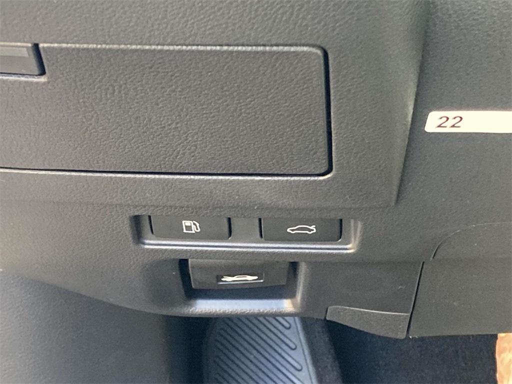 new 2025 Lexus ES 350 car, priced at $48,060