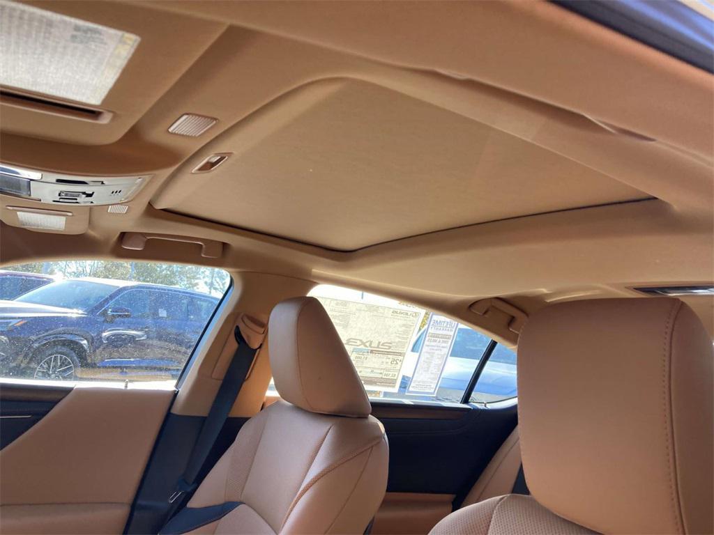 new 2025 Lexus ES 350 car, priced at $48,060