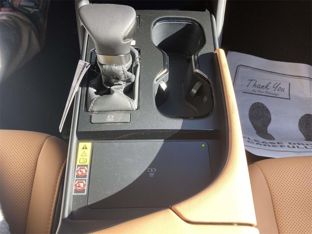 new 2025 Lexus ES 350 car, priced at $48,060