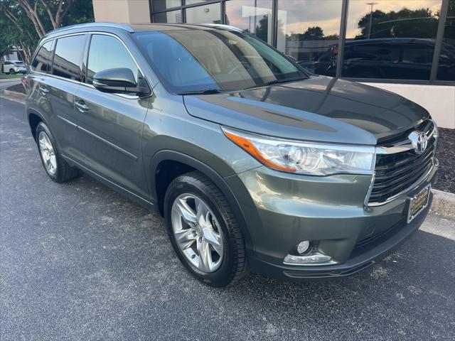 used 2015 Toyota Highlander car, priced at $21,995