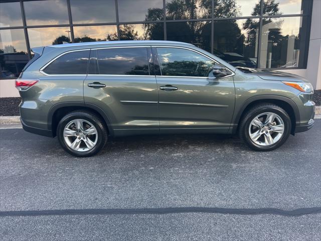 used 2015 Toyota Highlander car, priced at $21,995