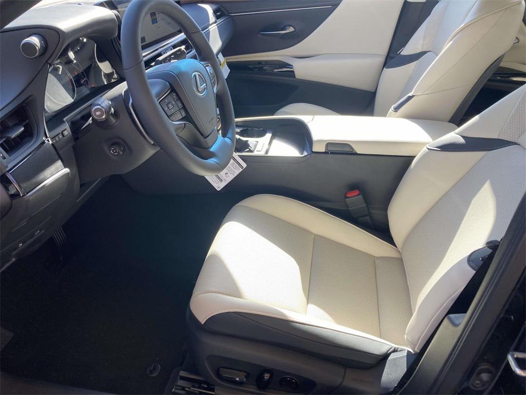 new 2025 Lexus ES 350 car, priced at $49,905