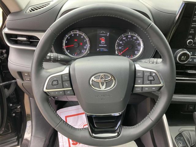 used 2021 Toyota Highlander car, priced at $30,995