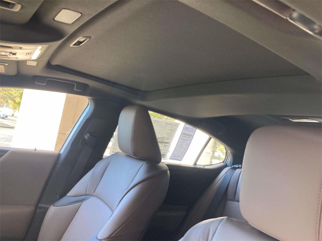 new 2025 Lexus ES 350 car, priced at $50,405
