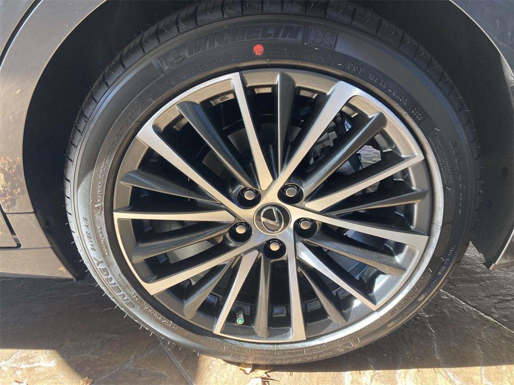 new 2025 Lexus ES 350 car, priced at $50,405