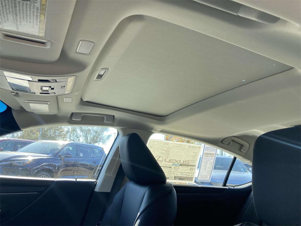 new 2025 Lexus ES 350 car, priced at $48,690