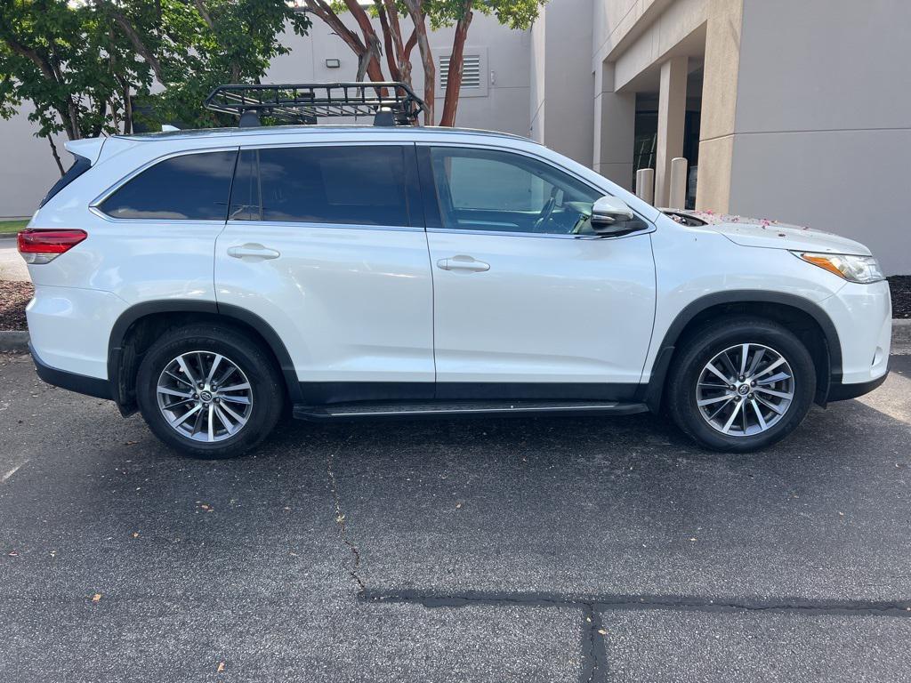 used 2019 Toyota Highlander car, priced at $24,995