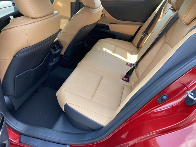 new 2025 Lexus ES 300h car, priced at $57,790