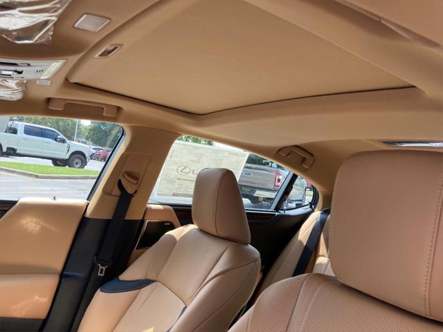 new 2025 Lexus ES 300h car, priced at $57,790