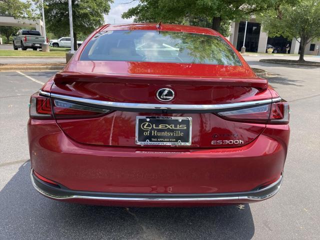 new 2025 Lexus ES 300h car, priced at $57,790