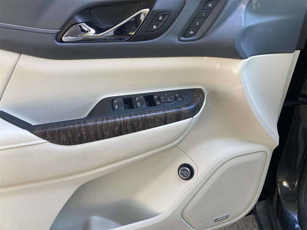 used 2023 GMC Acadia car, priced at $30,995