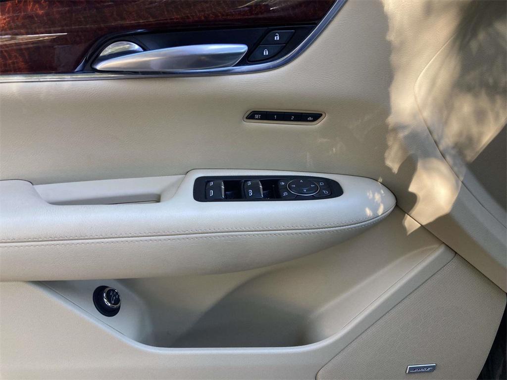 used 2018 Cadillac XT5 car, priced at $20,500