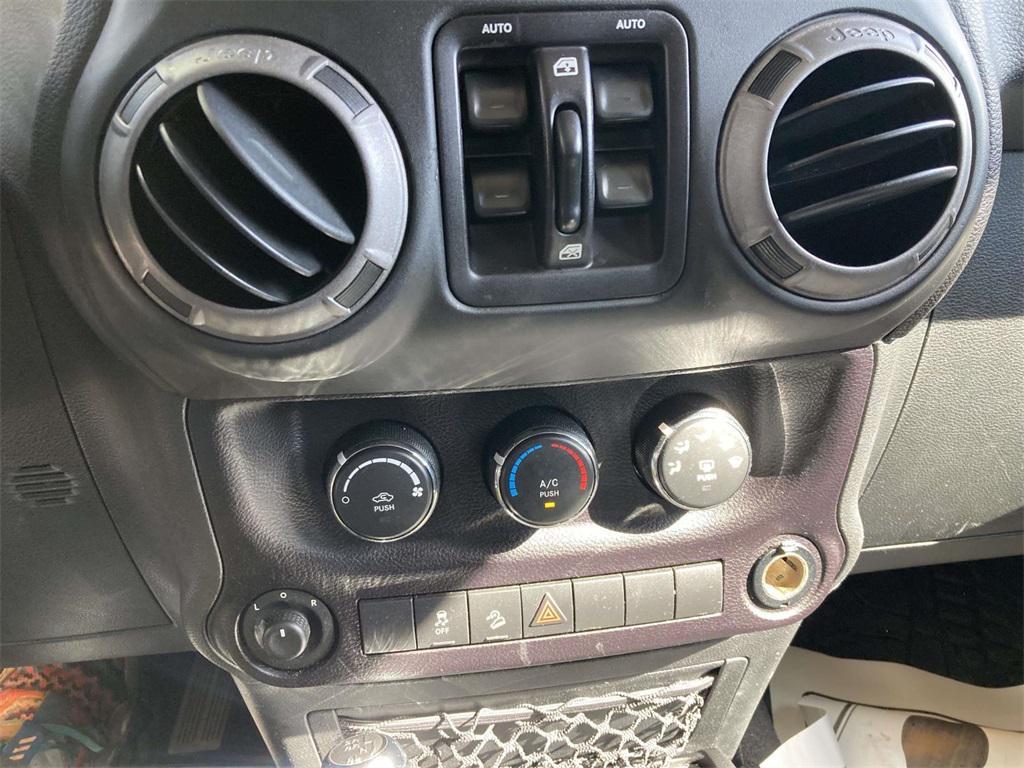 used 2015 Jeep Wrangler Unlimited car, priced at $15,500