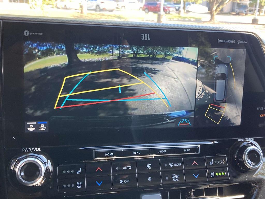 used 2022 Toyota Highlander car, priced at $38,995