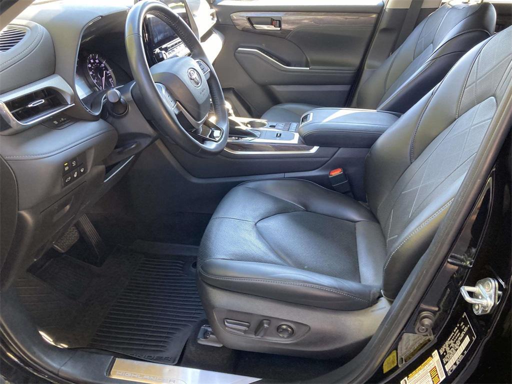used 2022 Toyota Highlander car, priced at $38,995