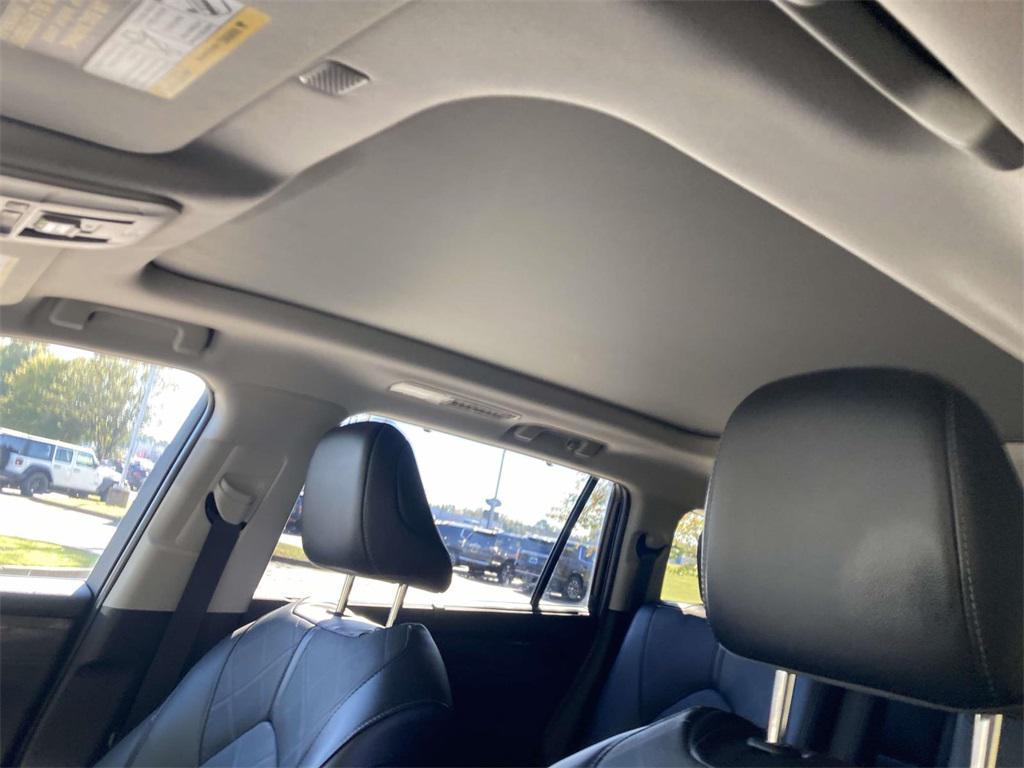 used 2022 Toyota Highlander car, priced at $38,995