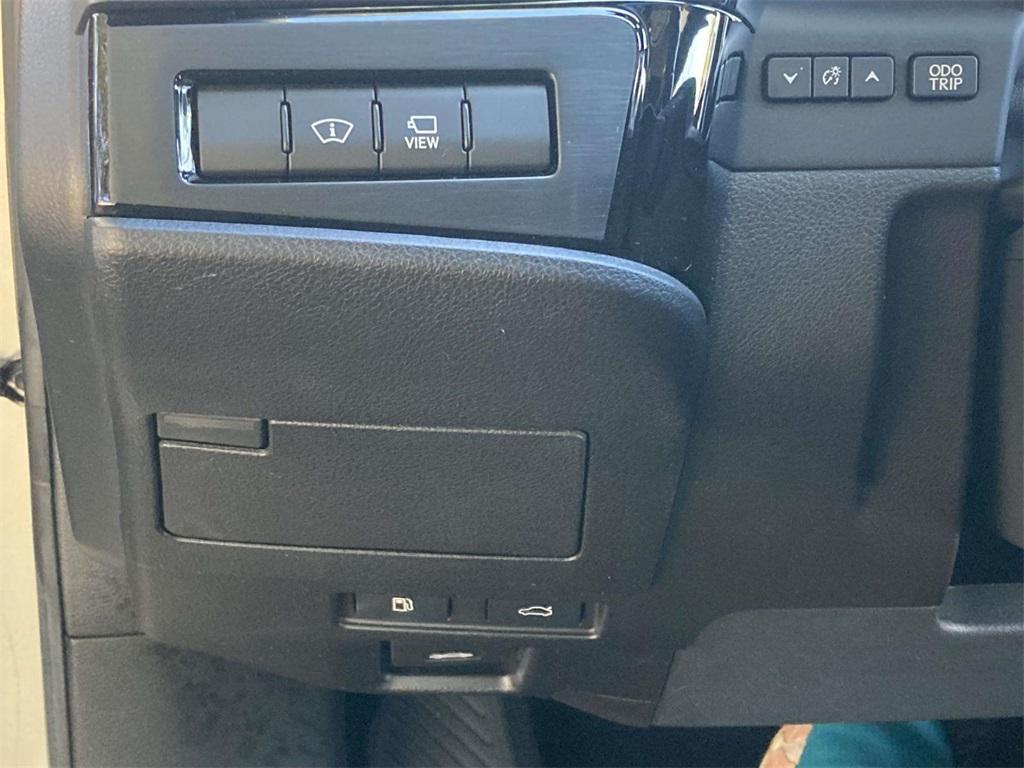 used 2022 Lexus ES 350 car, priced at $43,995