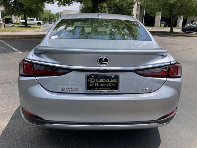 new 2025 Lexus ES 300h car, priced at $52,145