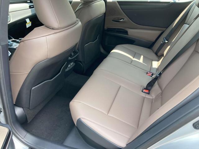 new 2025 Lexus ES 300h car, priced at $52,145