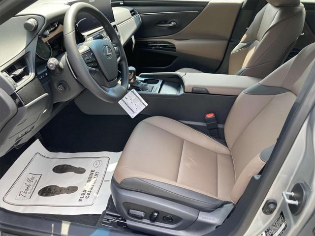 new 2025 Lexus ES 300h car, priced at $52,145