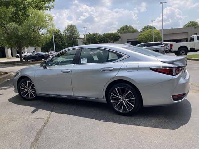 new 2025 Lexus ES 300h car, priced at $52,145