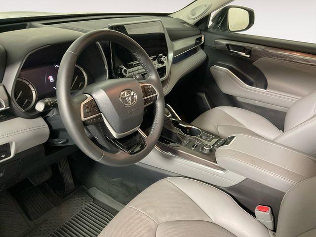 used 2022 Toyota Highlander car, priced at $43,872