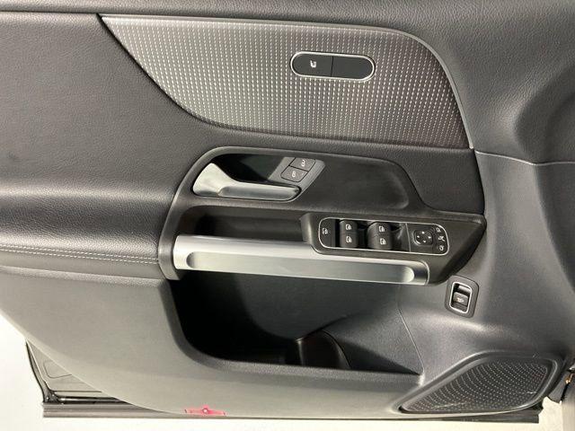 used 2022 Mercedes-Benz GLB 250 car, priced at $29,978