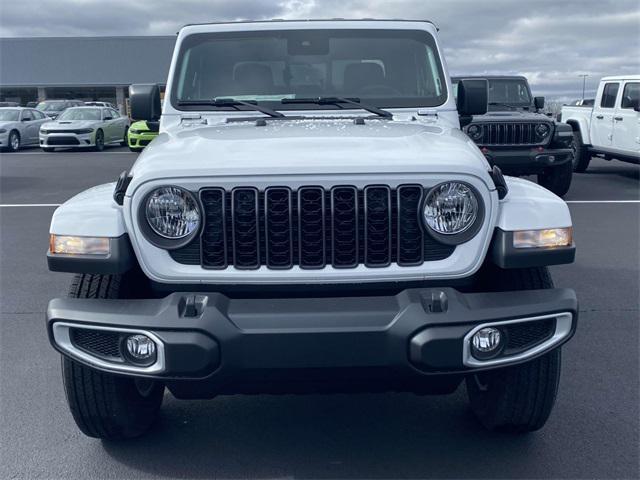 new 2024 Jeep Gladiator car, priced at $37,621