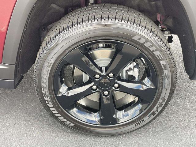 new 2025 Jeep Grand Cherokee L car, priced at $39,692