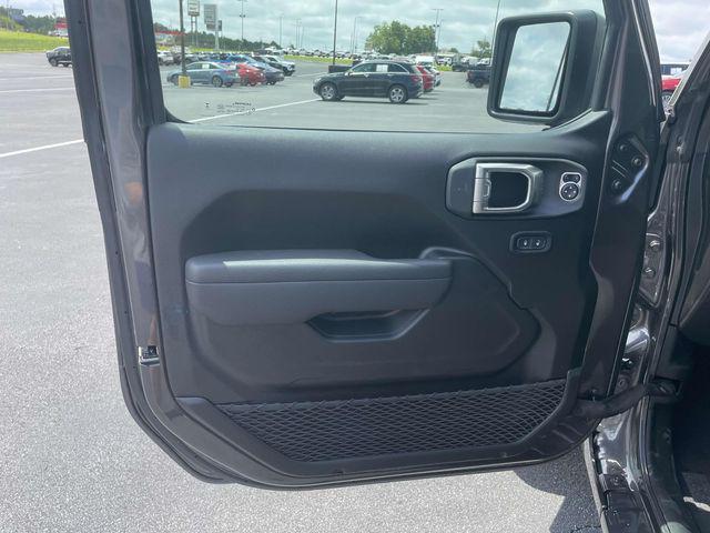 new 2025 Jeep Wrangler car, priced at $44,655