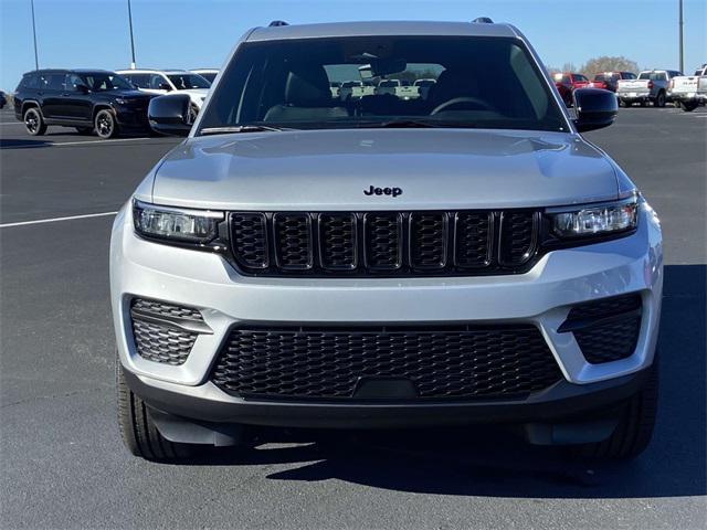 new 2025 Jeep Grand Cherokee car, priced at $40,175