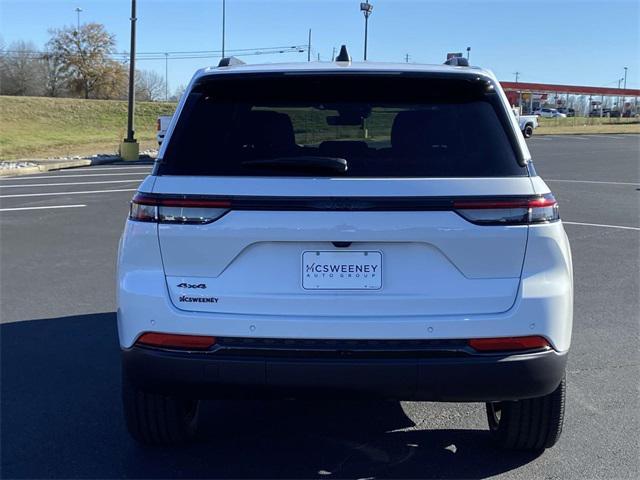 new 2025 Jeep Grand Cherokee car, priced at $39,580