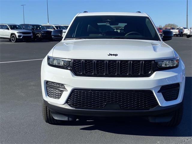 new 2025 Jeep Grand Cherokee car, priced at $39,580