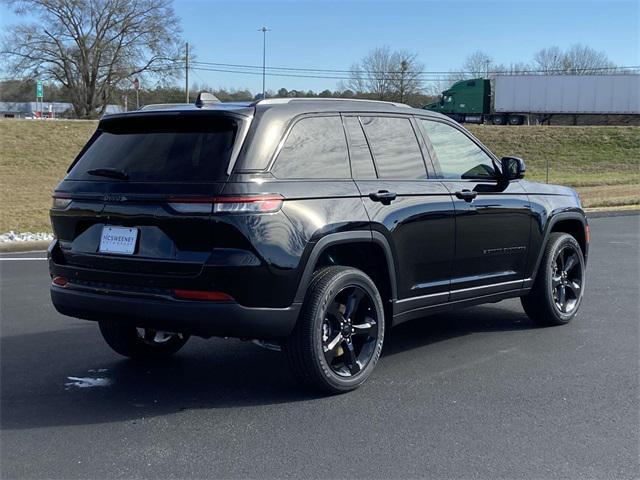 new 2025 Jeep Grand Cherokee car, priced at $37,675