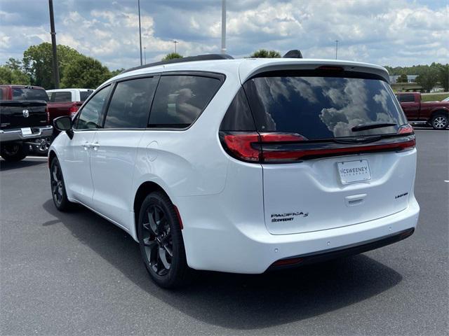 new 2024 Chrysler Pacifica car, priced at $41,820