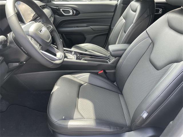 new 2025 Jeep Compass car, priced at $25,660