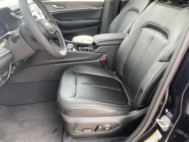 new 2023 Jeep Grand Cherokee car, priced at $41,428