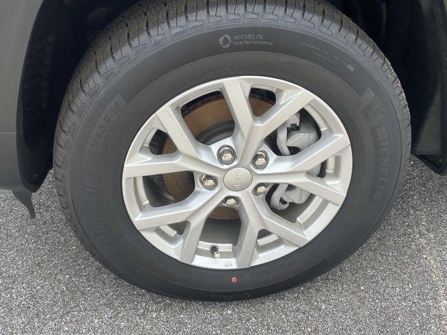 new 2023 Jeep Grand Cherokee car, priced at $41,428