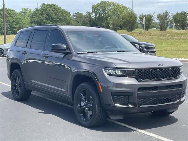 new 2025 Jeep Grand Cherokee L car, priced at $40,090