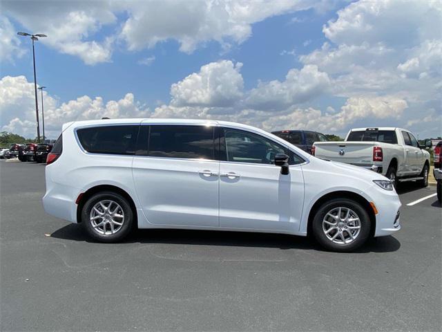 new 2024 Chrysler Pacifica car, priced at $32,755