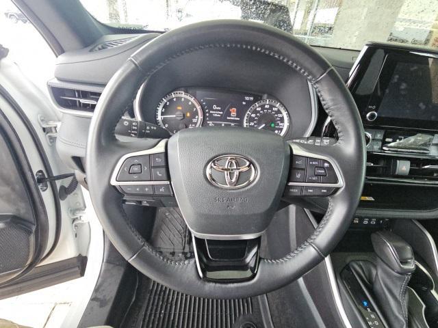 used 2023 Toyota Highlander car, priced at $39,288