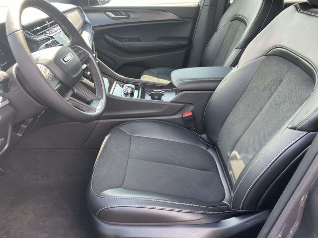 new 2025 Jeep Grand Cherokee L car, priced at $40,192