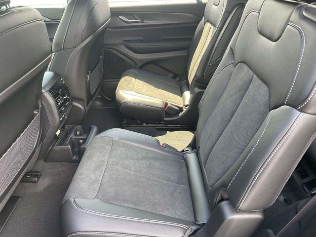 new 2025 Jeep Grand Cherokee L car, priced at $40,192