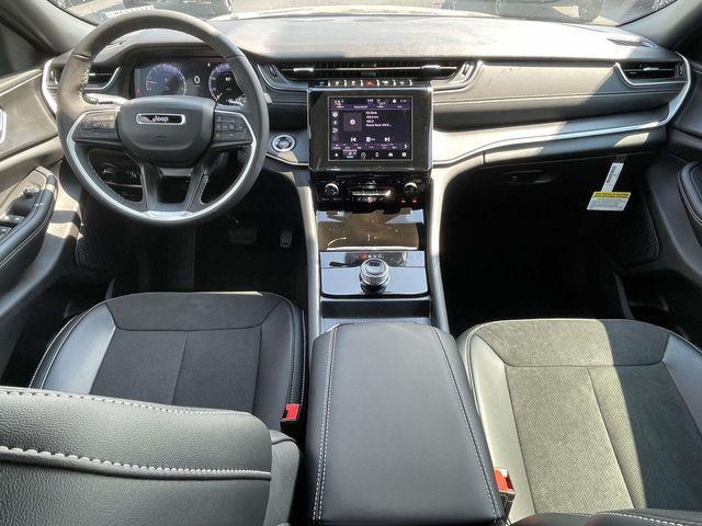 new 2025 Jeep Grand Cherokee L car, priced at $40,192