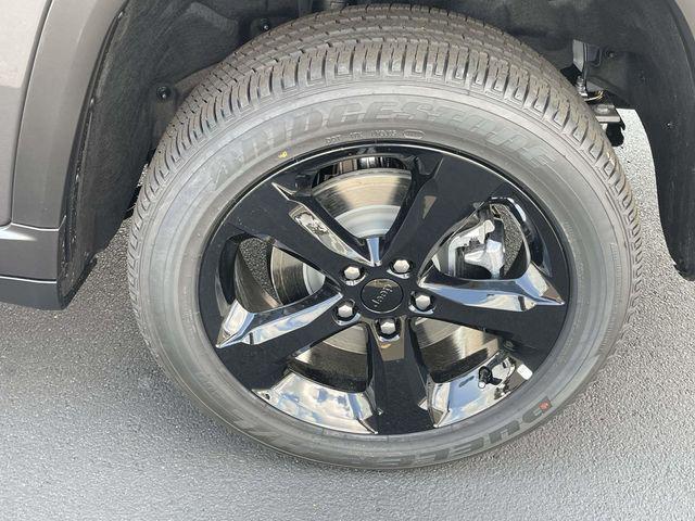 new 2025 Jeep Grand Cherokee L car, priced at $40,192