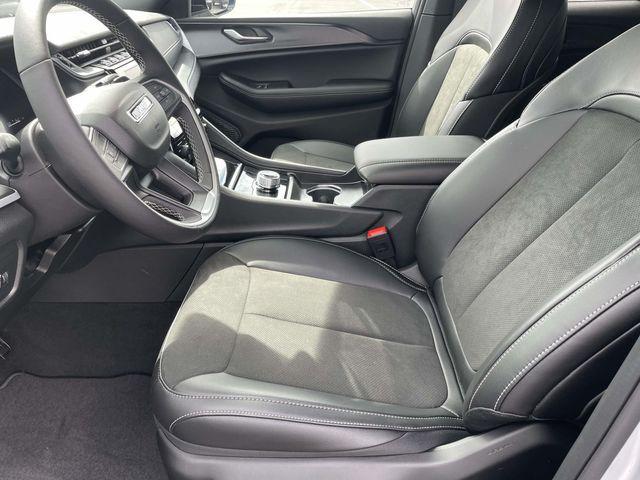 new 2025 Jeep Grand Cherokee car, priced at $36,125