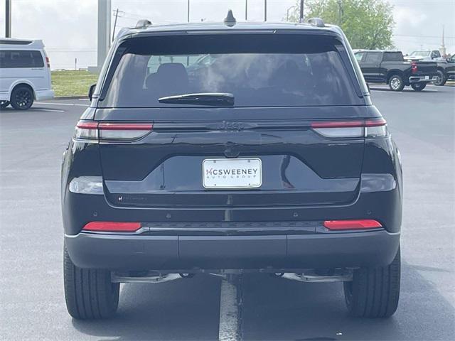 new 2025 Jeep Grand Cherokee car, priced at $42,125