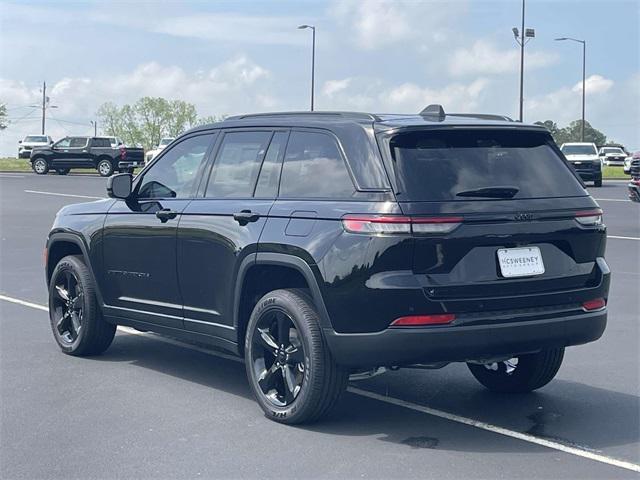 new 2025 Jeep Grand Cherokee car, priced at $42,125