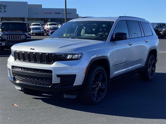 new 2025 Jeep Grand Cherokee L car, priced at $41,175