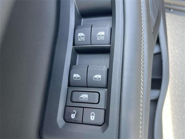 new 2025 Jeep Grand Cherokee L car, priced at $40,090
